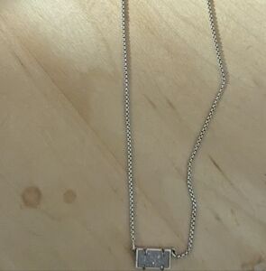 Kendra Scott Elegant Gold Necklace